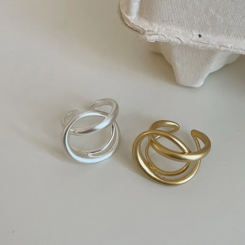 Three-dimensional interlaced matte metal open ring for women in geometric design