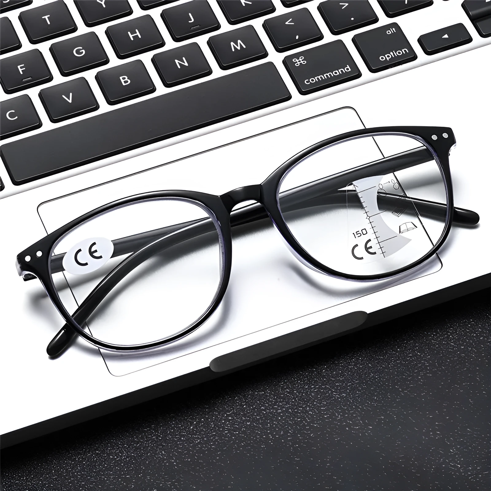 Women's ultra-light multi-focus presbyopic glasses in black focus frame with reading lenses