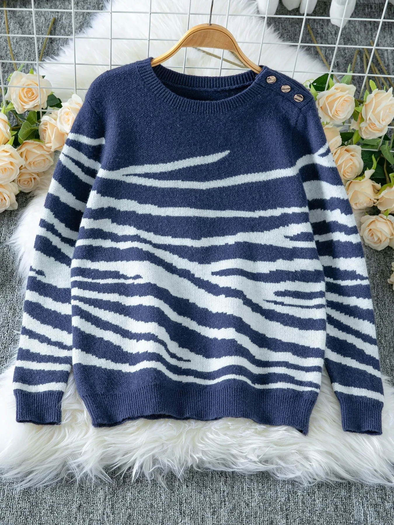 Zebra print round neck long sleeve sweater in acrylic knit, loose fit pullover, black and white colour