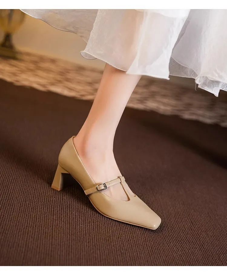Square toe low-cut chunky heel Mary Jane shoes with buckle closure in apricot colour