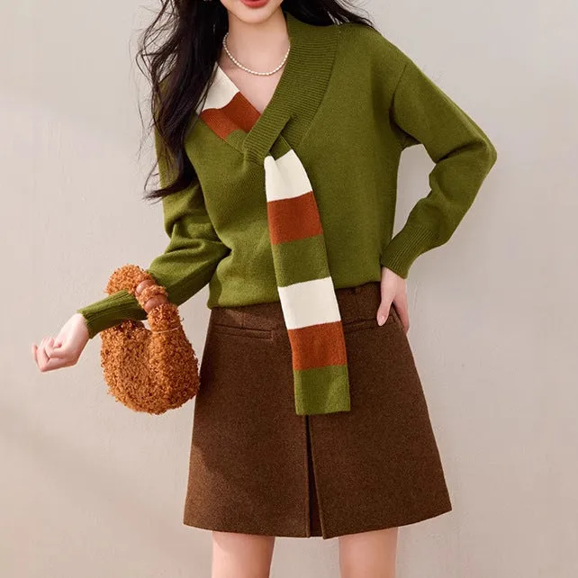 Niche women's striped V-neck fake two-piece pullover sweater in green and red colours, loose fit knit top