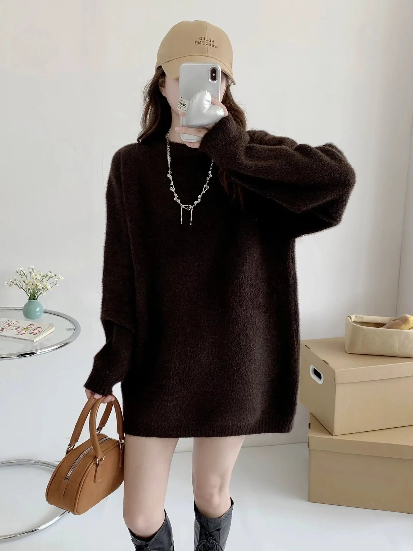 Mid-length acrylic knitwear pullover in camel colour with long sleeves and loose fit