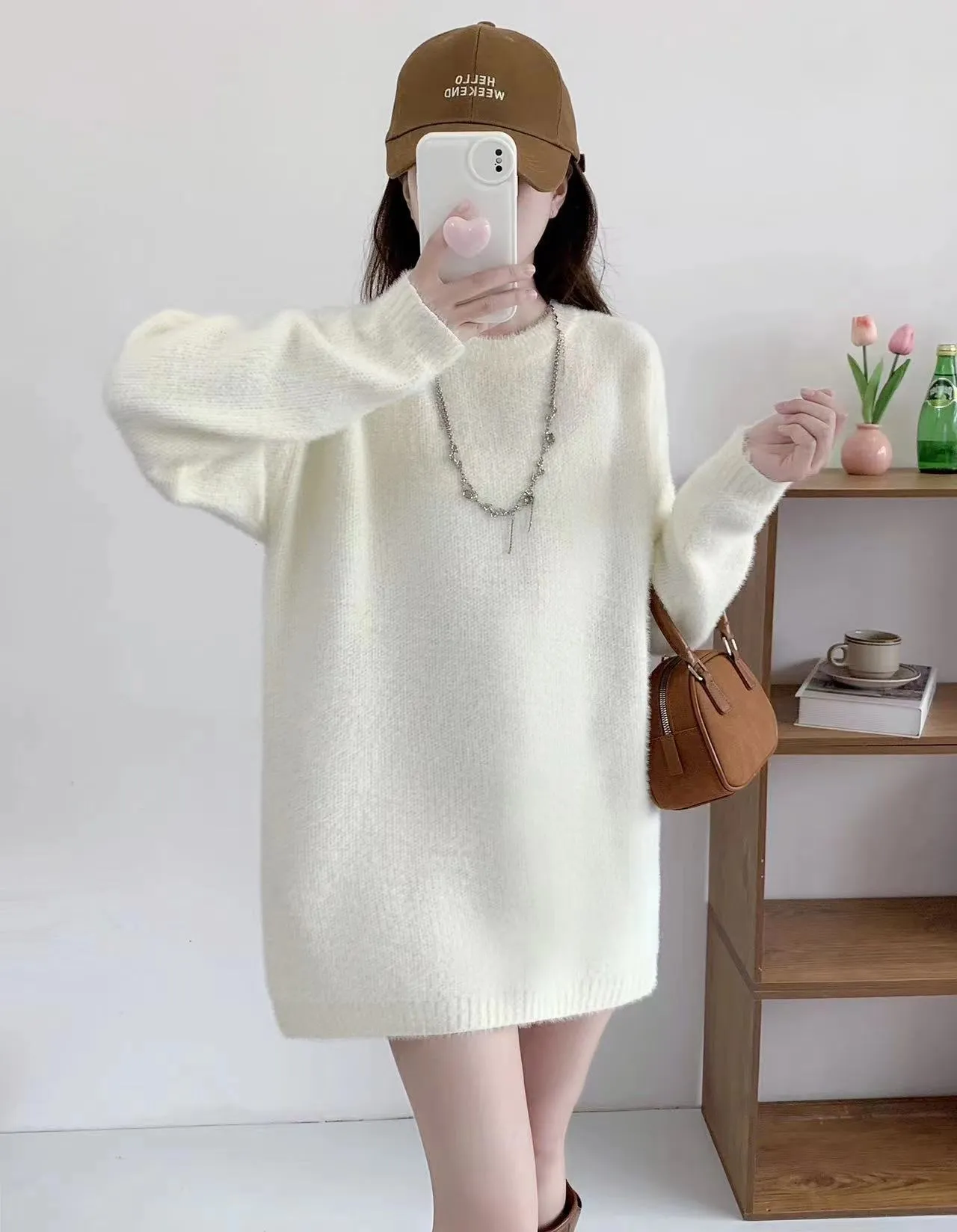 Mid-length acrylic knitwear pullover in camel colour with long sleeves and loose fit