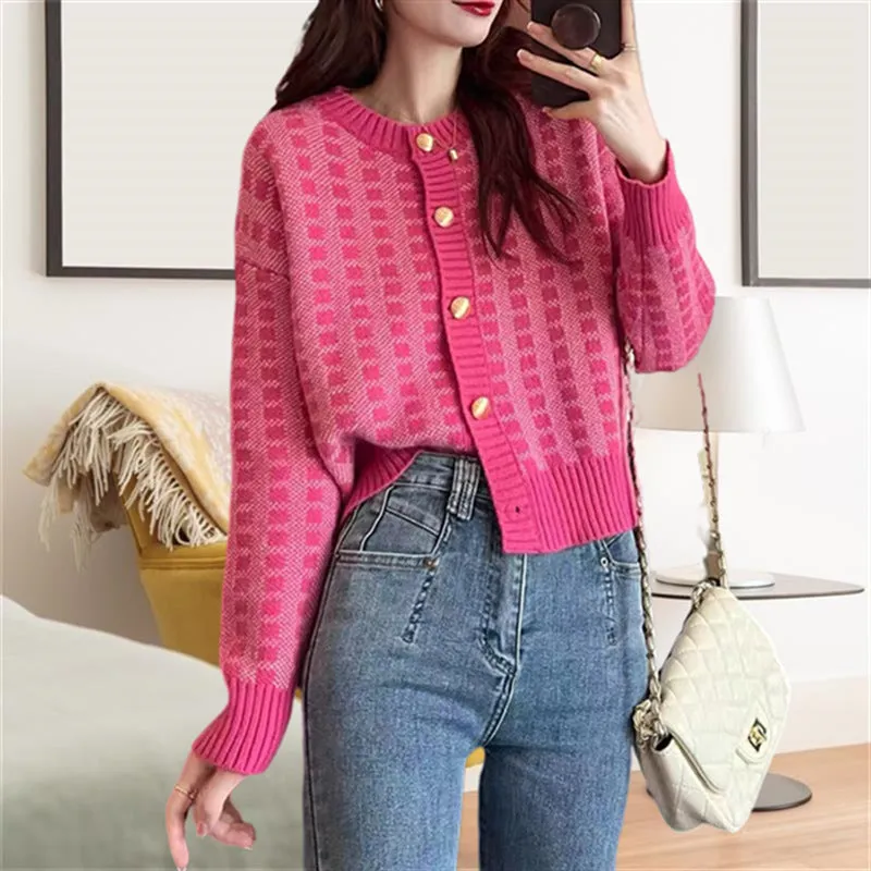 Women's plaid loose knitwear sweater coat cardigan in pink with button front and long sleeves
