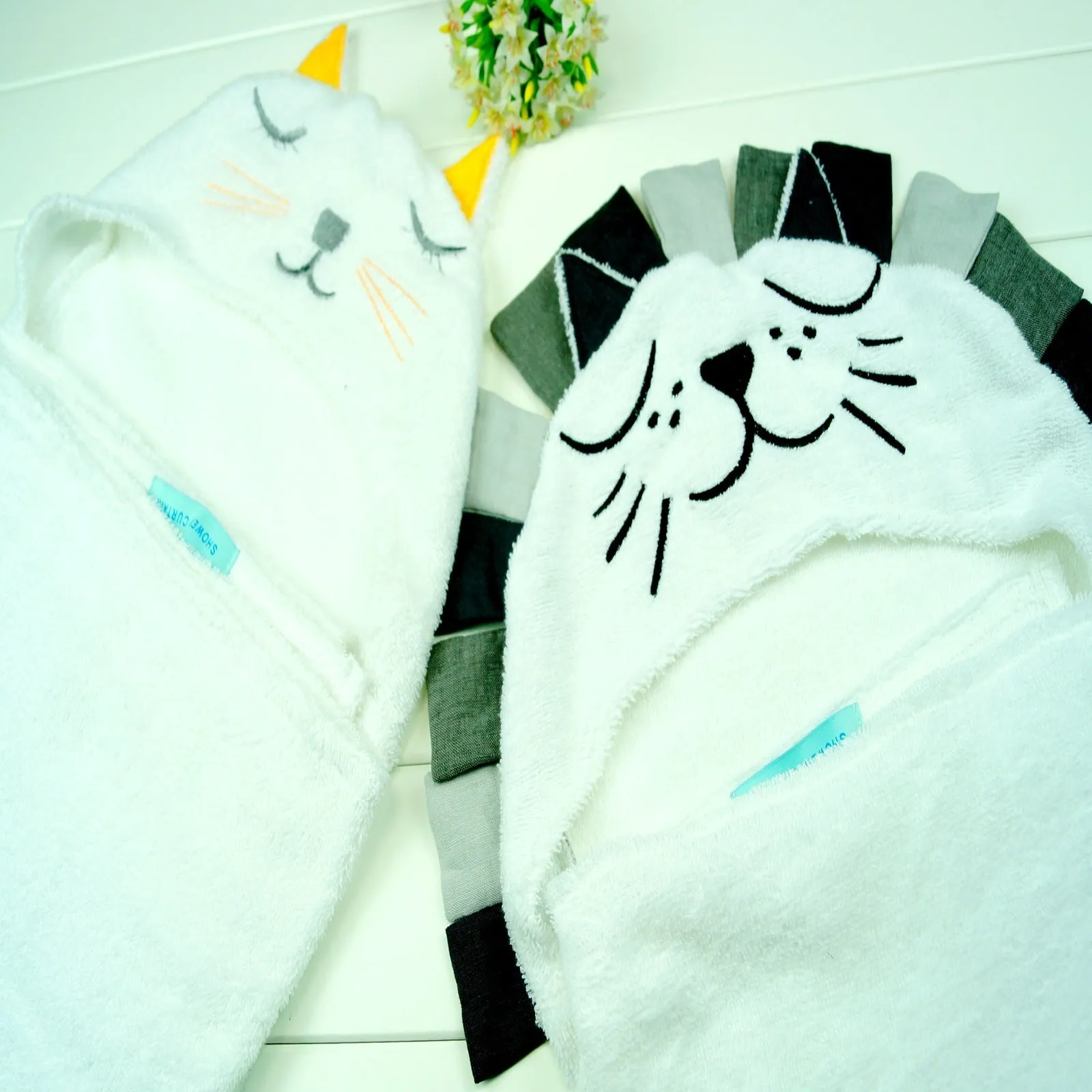Cotton lion cat shape baby bath towel 85x58cm with cartoon face for kids room decor and swaddling