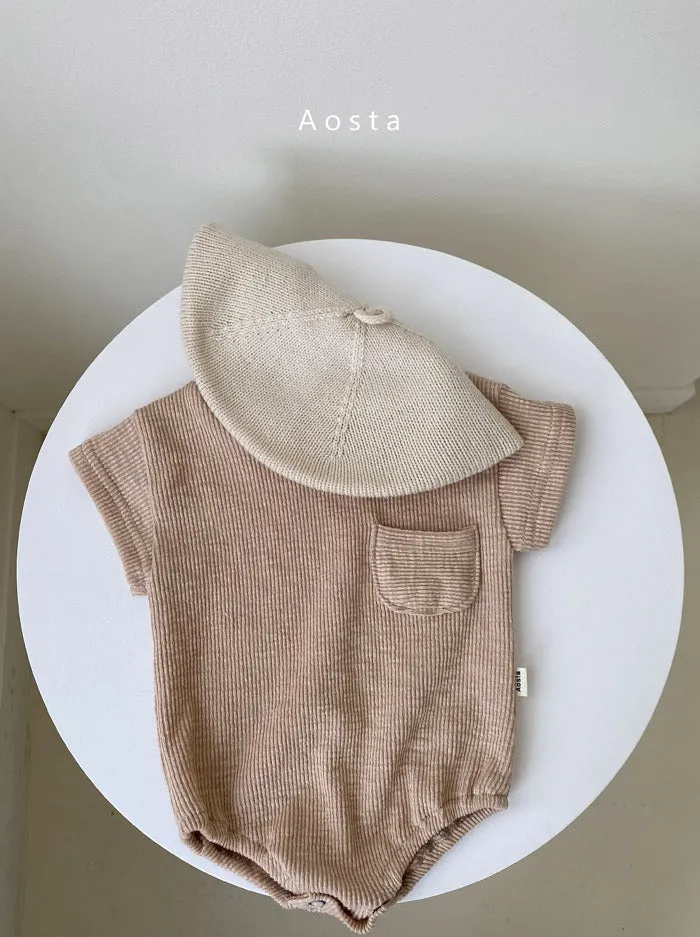 Solid colour cotton baby romper with short sleeves and loose fit for summer, unisex triangle climbing style