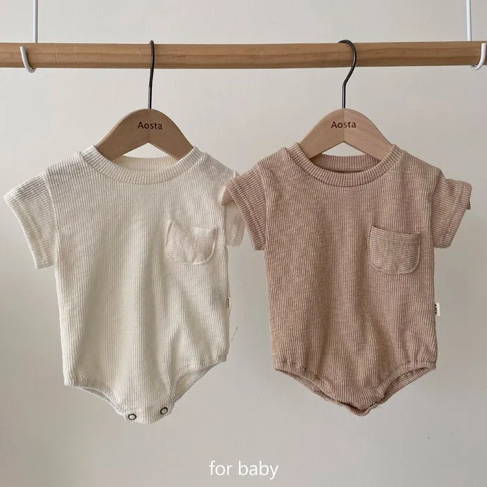 Solid colour cotton baby romper with short sleeves and loose fit for summer, unisex triangle climbing style