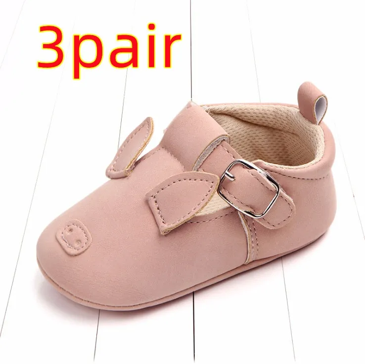 Spring autumn cartoon animal baby shoes in beige panda design with matte nubuck leather upper and soft non-slip sole.