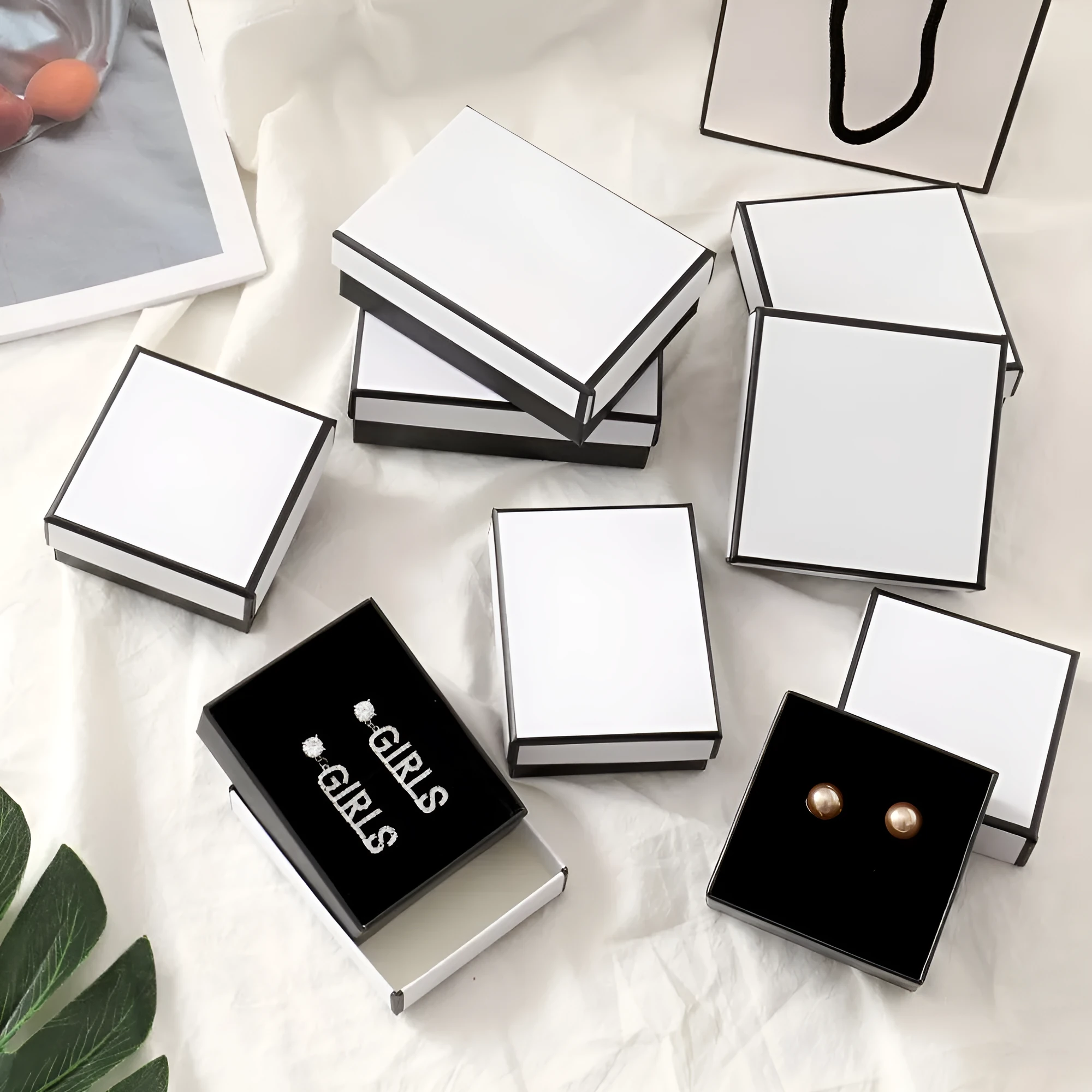 Classic black white paper cardboard jewellery gift box multiple sizes for rings earrings necklaces