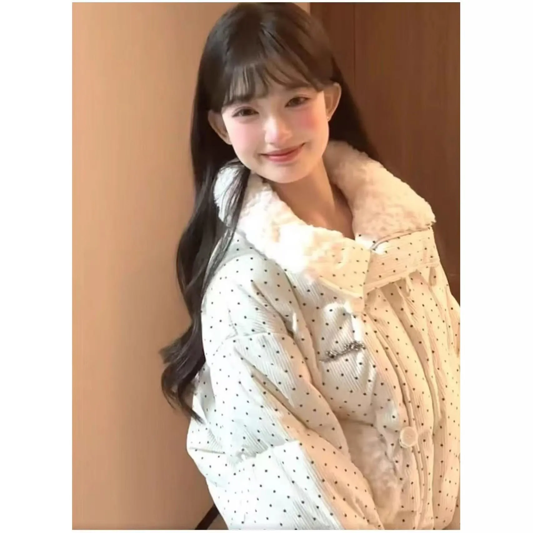 Thickened beige cotton-padded coat with fur collar and striped pattern for women