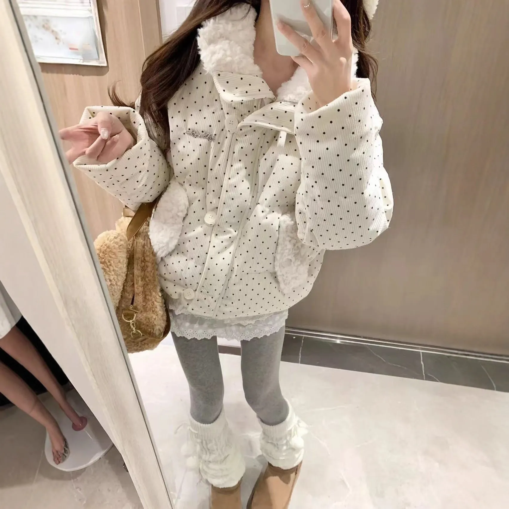 Thickened beige cotton-padded coat with fur collar and striped pattern for women