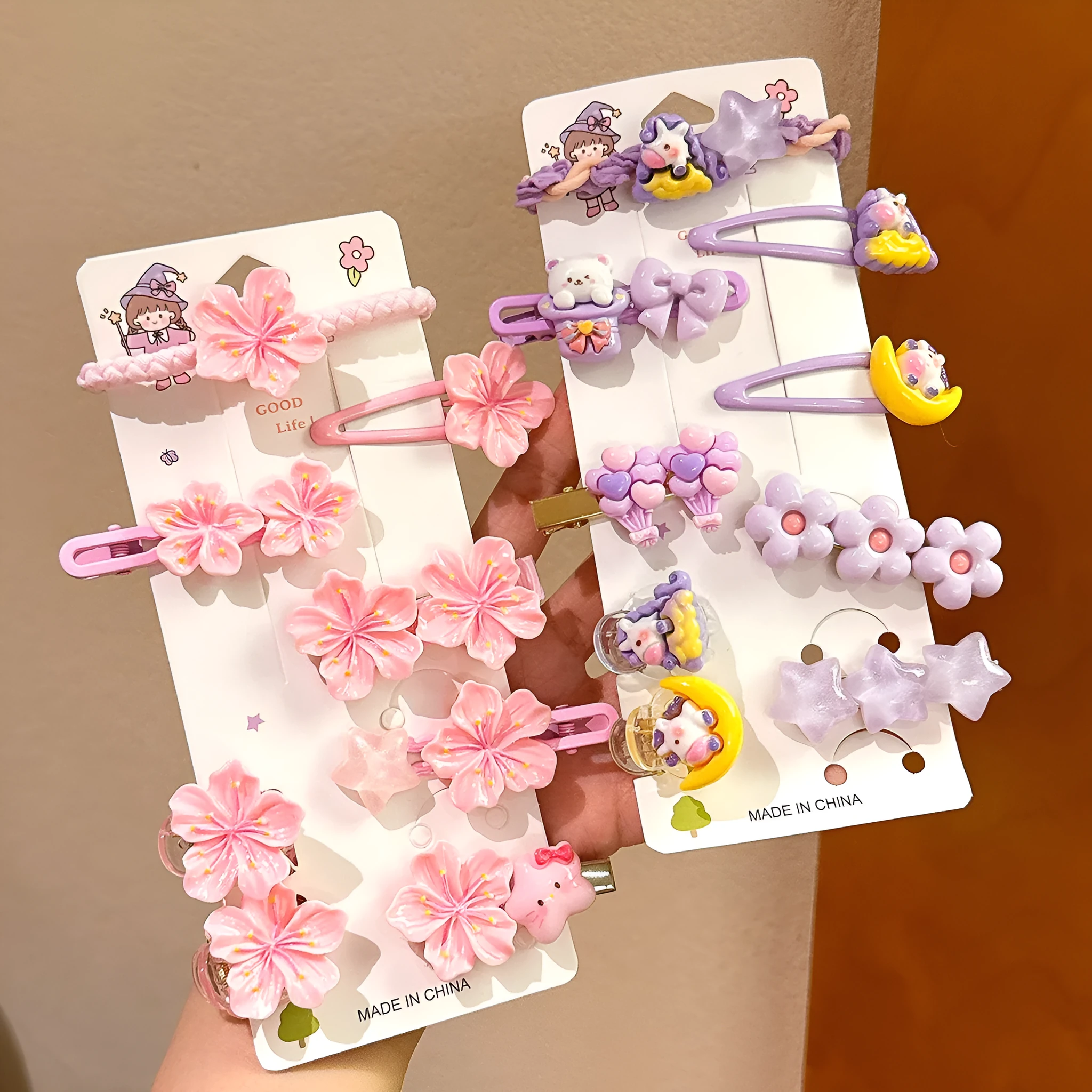 Plastic floral hairpin headdress in sweet style with petal ornament for girls, manual crafted