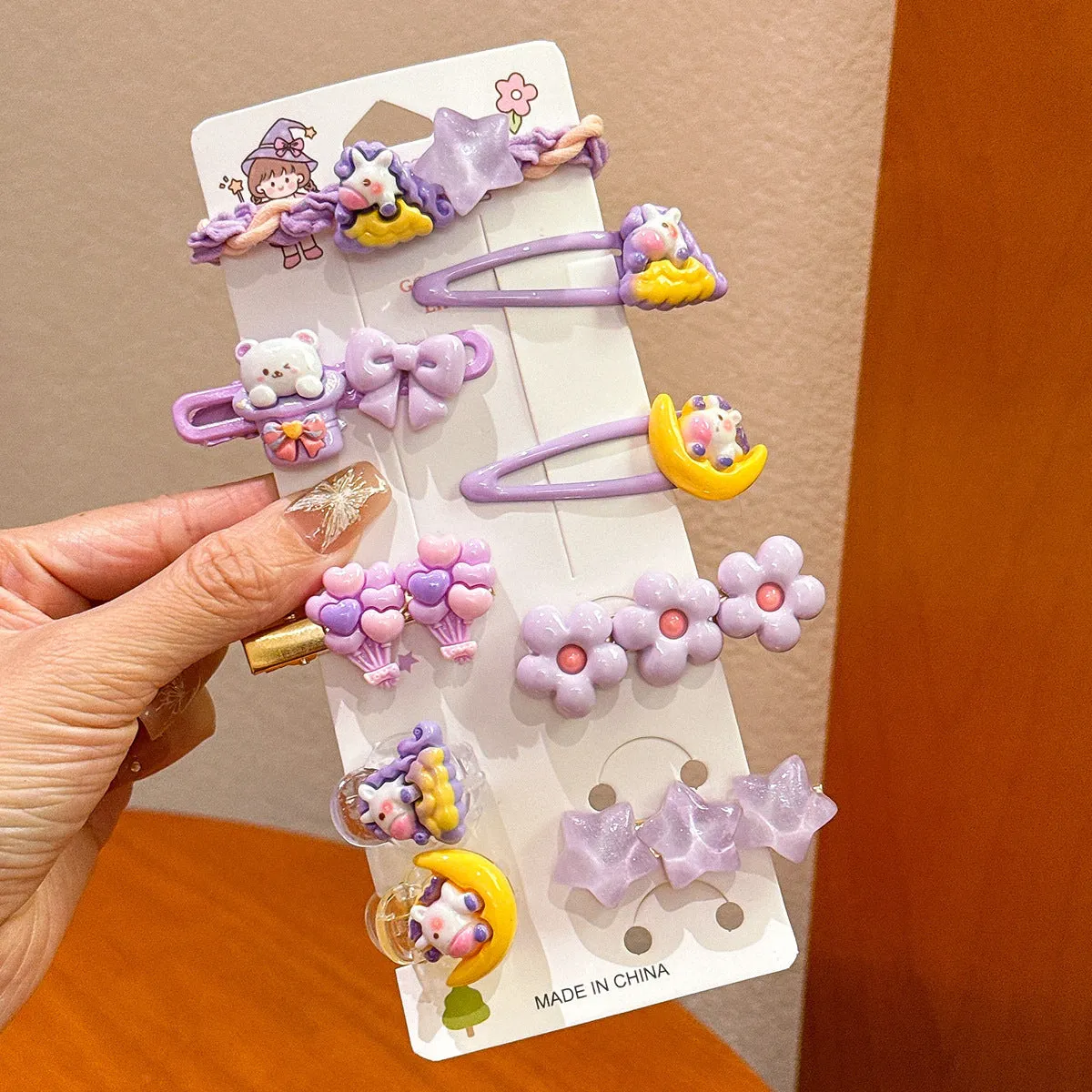 Plastic floral hairpin headdress in sweet style with petal ornament for girls, manual crafted