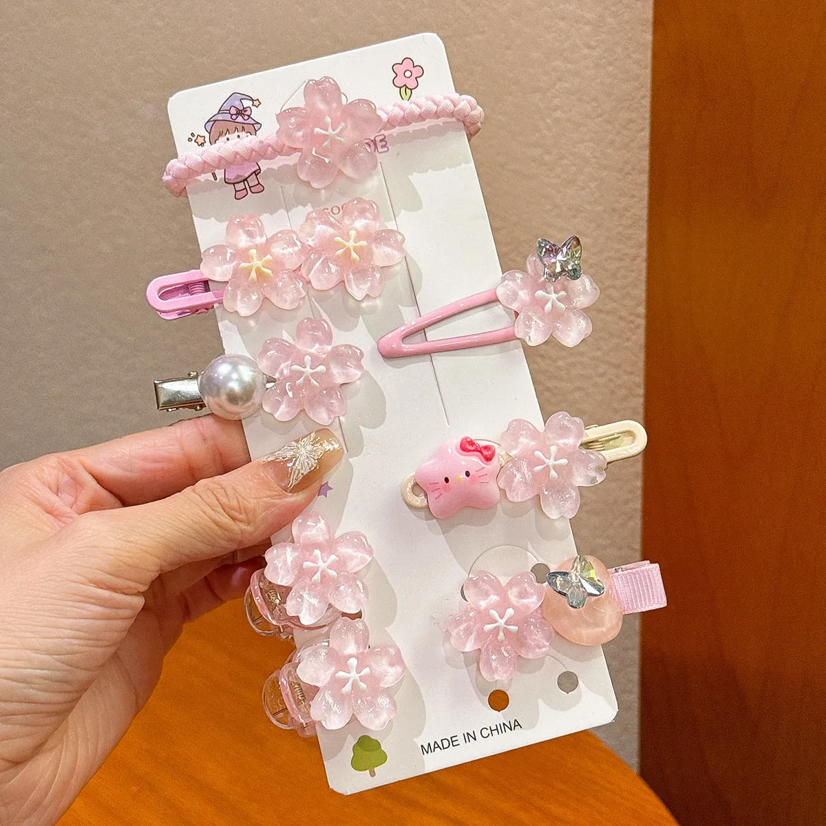 Plastic floral hairpin headdress in sweet style with petal ornament for girls, manual crafted