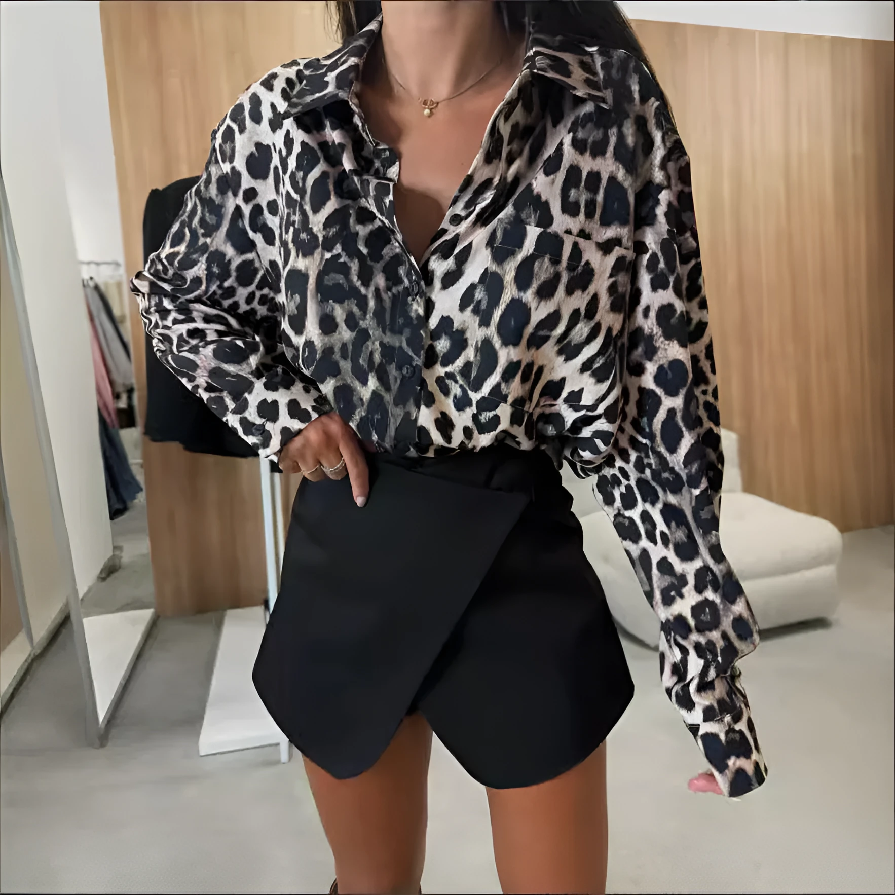 Vintage leopard print lapel single breasted loose pullover shirt with long sleeves and button front in polyester