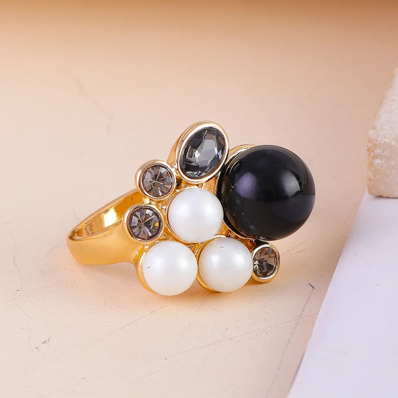 Zinc alloy flower ring for women size No 7 pink crystal colour