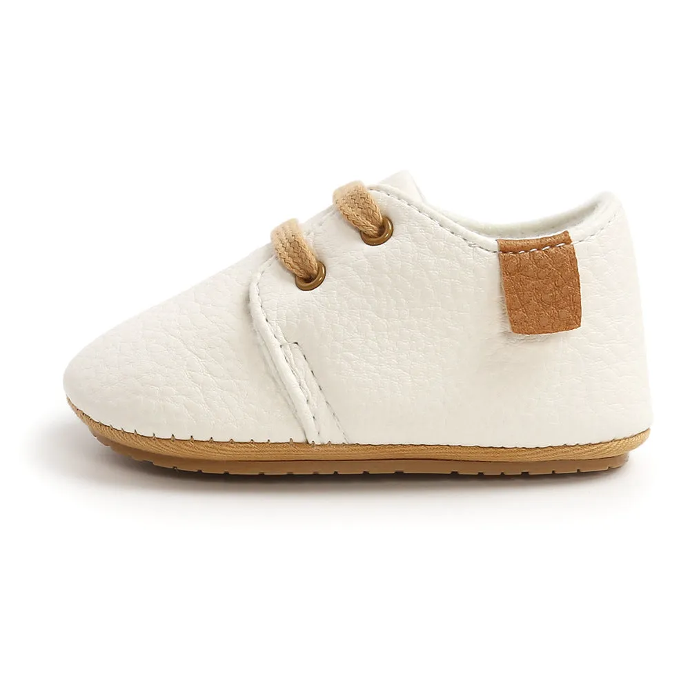 Soft synthetic leather baby moccasins with anti-slip rubber sole in beige, size 11 cm, for first walkers