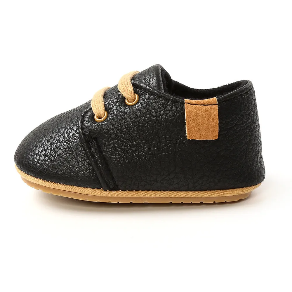 Soft synthetic leather baby moccasins with anti-slip rubber sole in beige, size 11 cm, for first walkers