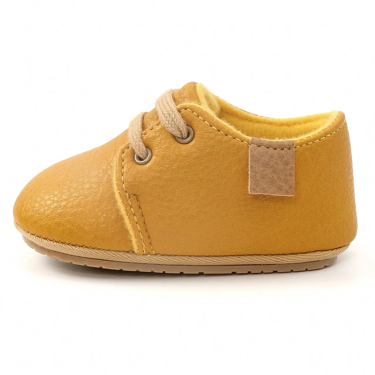 Soft synthetic leather baby moccasins with anti-slip rubber sole in beige, size 11 cm, for first walkers