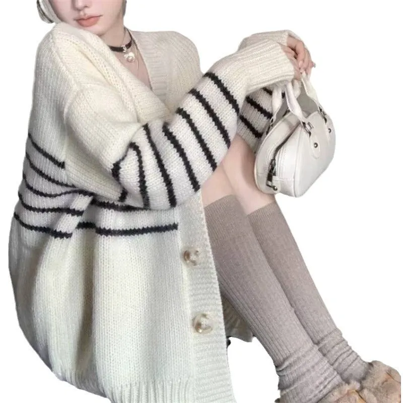 Button-front collar cardigan with 3D pattern in picture colour