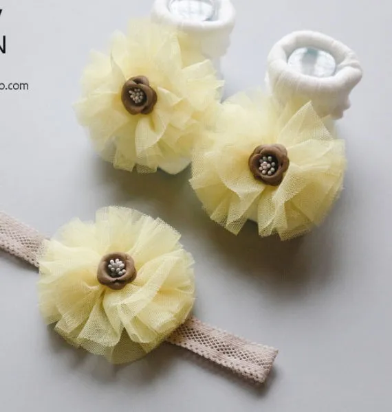 Baby headband socks set in beige regenerated cellulose fibre with medium tube socks and boneless sewing headband