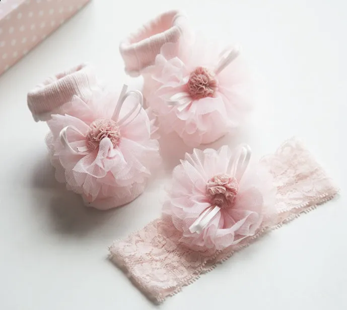 Baby headband socks set in beige regenerated cellulose fibre with medium tube socks and boneless sewing headband