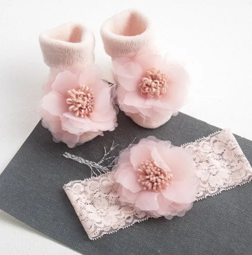 Baby headband socks set in beige regenerated cellulose fibre with medium tube socks and boneless sewing headband