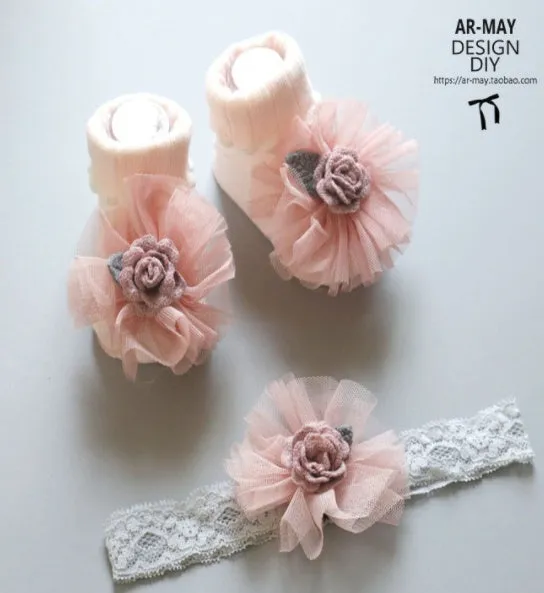 Baby headband socks set in beige regenerated cellulose fibre with medium tube socks and boneless sewing headband