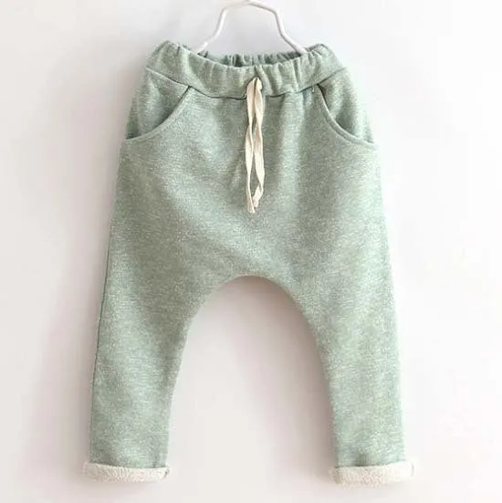 Fashion children cropped trousers for baby girls and boys, sizes 2T to 6, in blue colour.