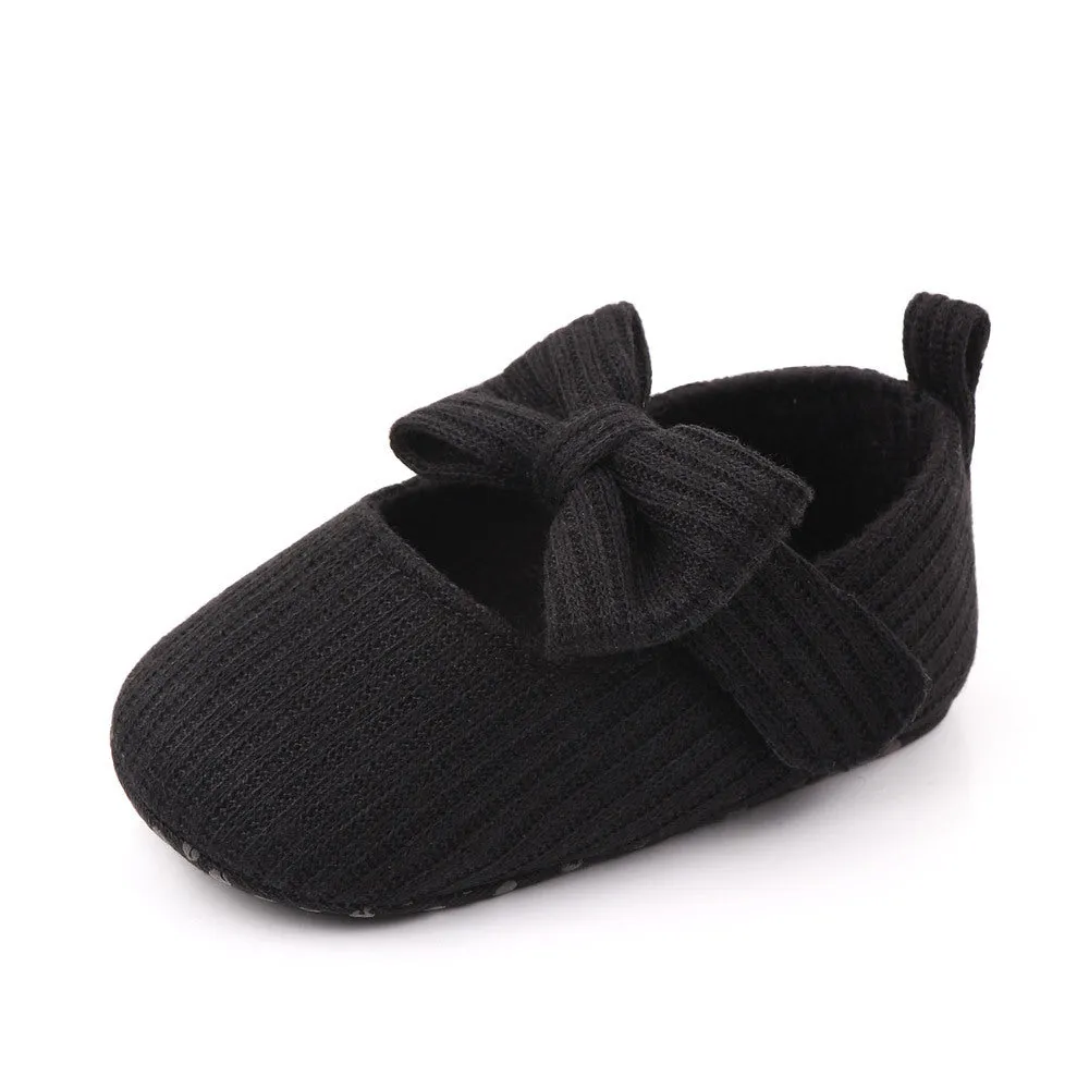 Bowknot woolen knit baby shoes in moccasin style with Velcro fastening, available in pink