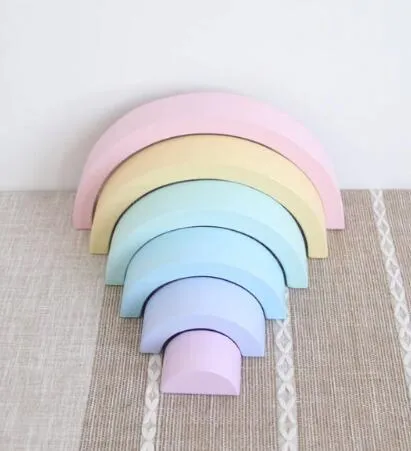 12-piece wooden building blocks in rainbow and arch shapes, New Zealand pine with light lacquer finish