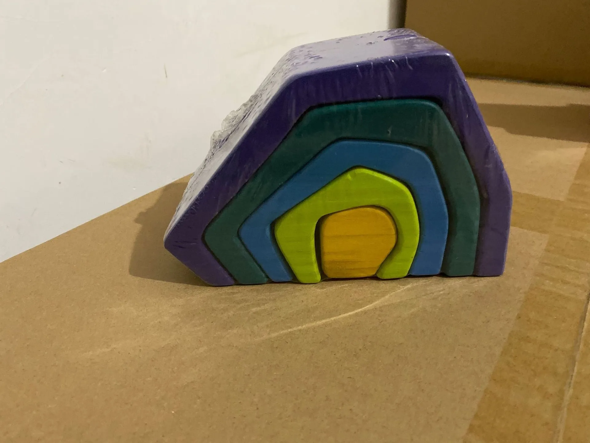 12-piece wooden building blocks in rainbow and arch shapes, New Zealand pine with light lacquer finish