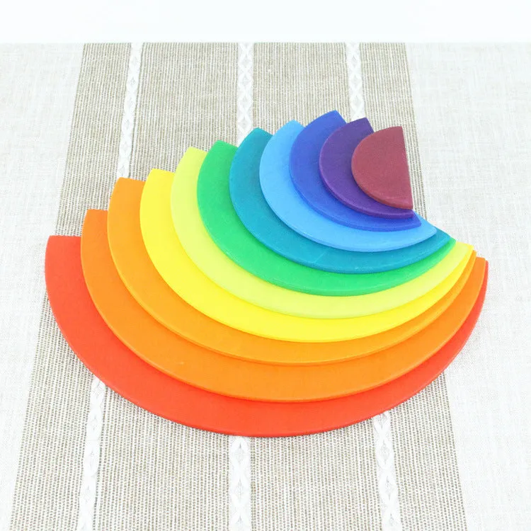 12-piece wooden building blocks in rainbow and arch shapes, New Zealand pine with light lacquer finish