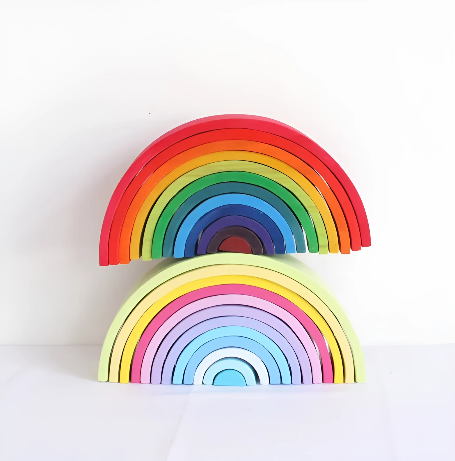 12-piece wooden building blocks in rainbow and arch shapes, New Zealand pine with light lacquer finish