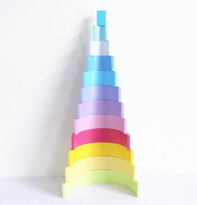 12-piece wooden building blocks in rainbow and arch shapes, New Zealand pine with light lacquer finish