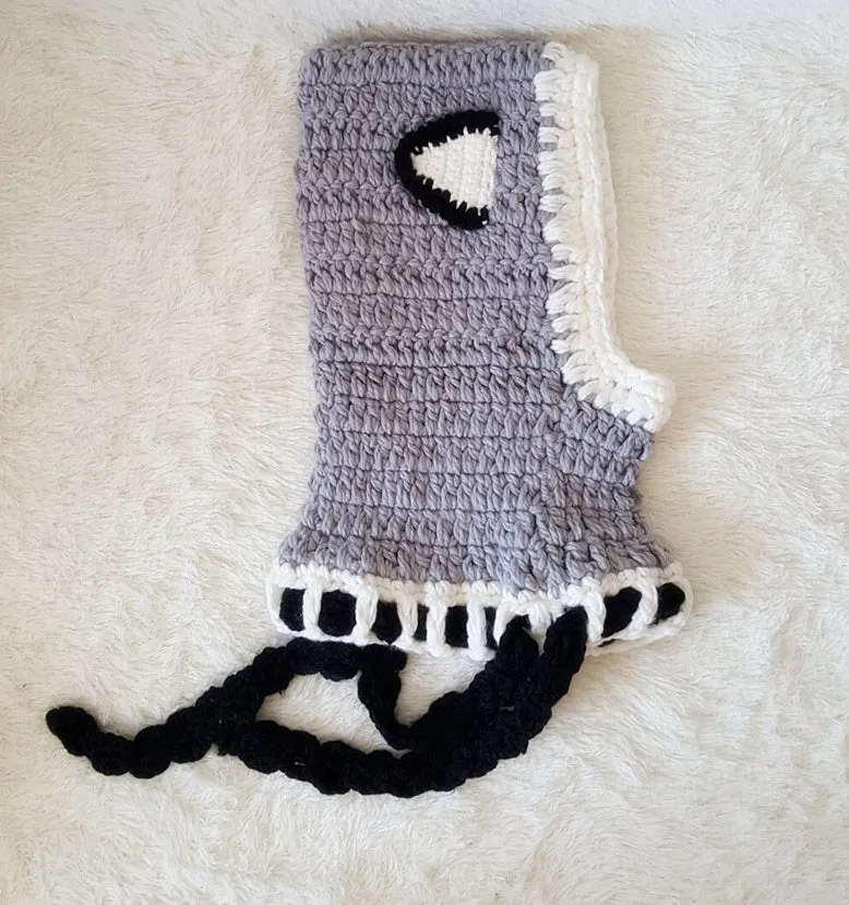 Hand-knitted acrylic children's hat with earmuff cape in gray and orange, 45-55cm size