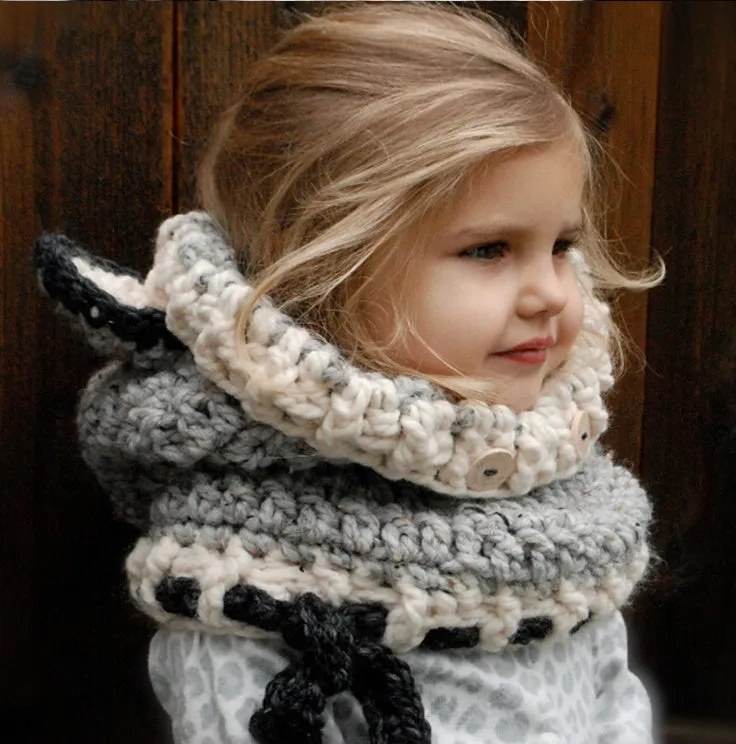 Hand-knitted acrylic children's hat with earmuff cape in gray and orange, 45-55cm size