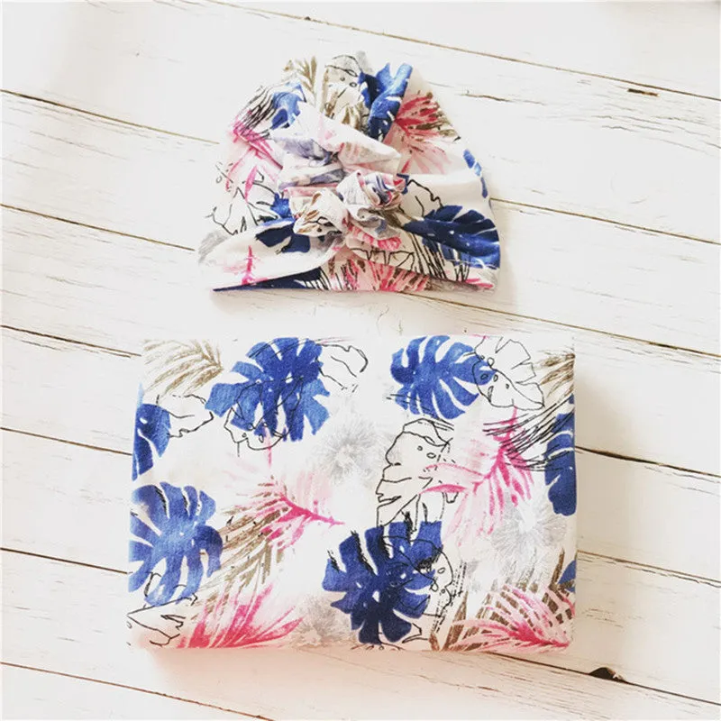 Baby wrapping cloth in white wreath hat pattern – cotton twill swaddle 70 cm