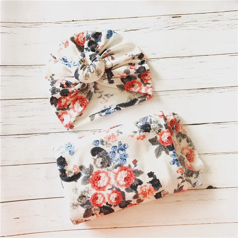 Baby wrapping cloth in white wreath hat pattern – cotton twill swaddle 70 cm