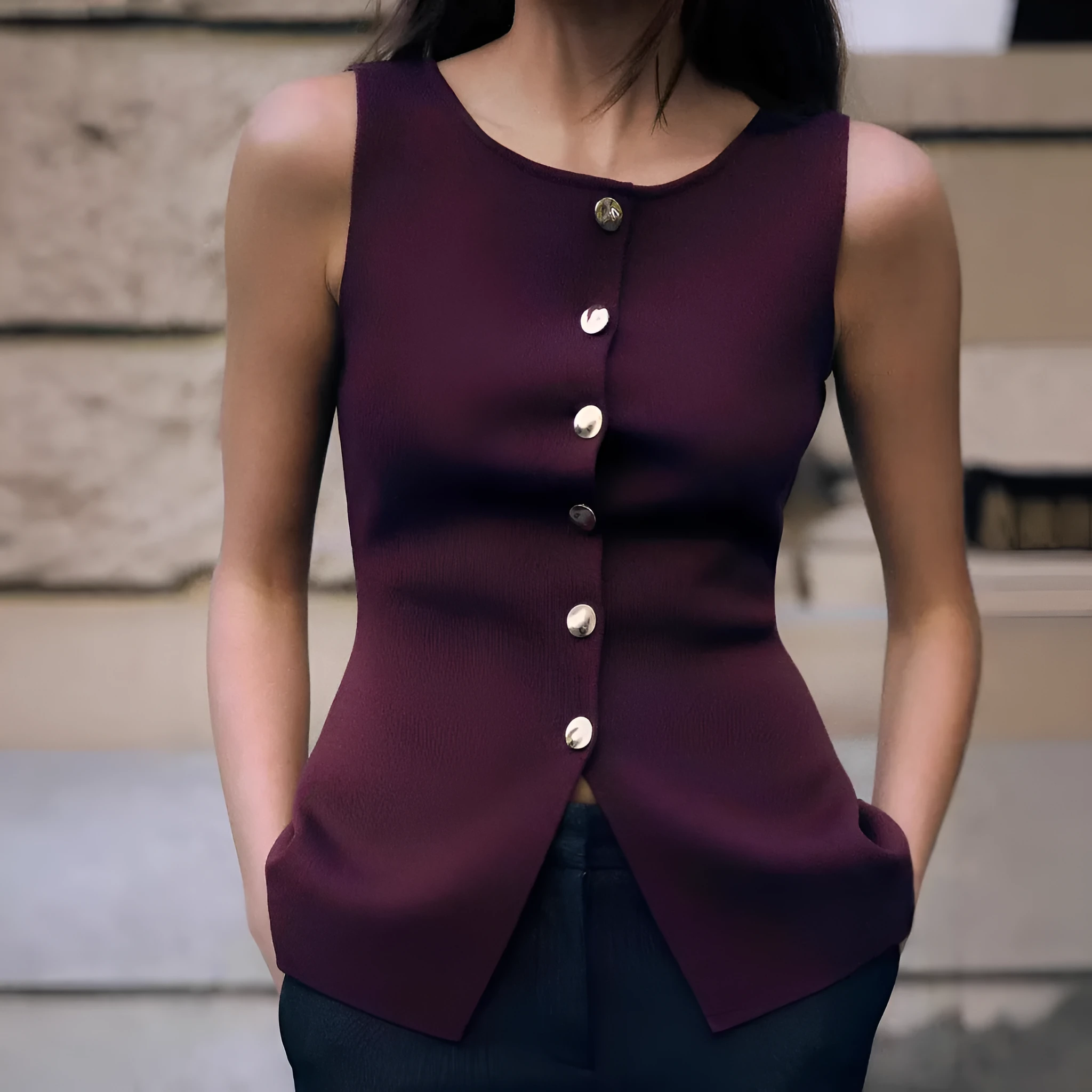 Dark red viscose sweater vest with gold buttons and 3D pattern, slim fit sleeveless design