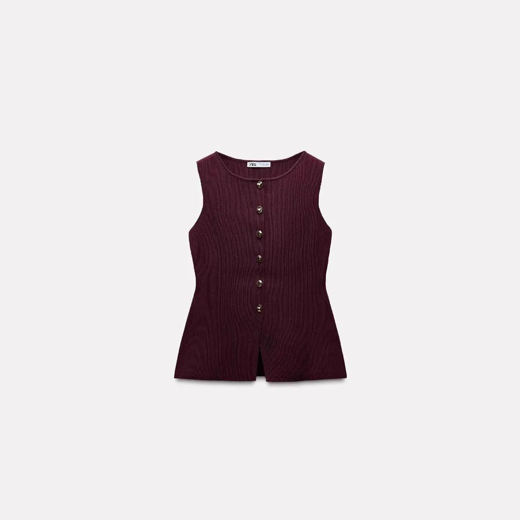 Dark red viscose sweater vest with gold buttons and 3D pattern, slim fit sleeveless design