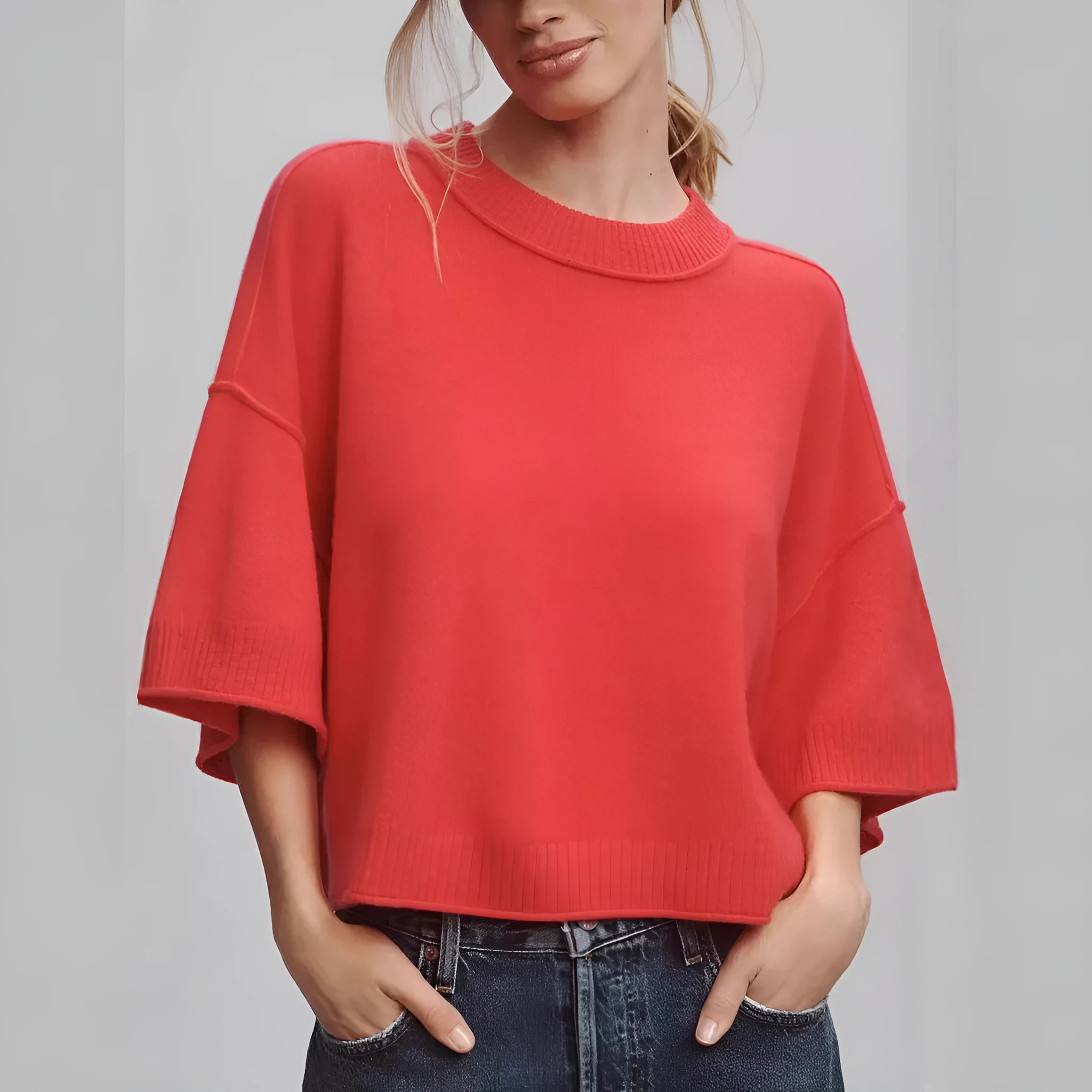 Hot girl style short t-shirt in red with exposed navel design and regular sleeves