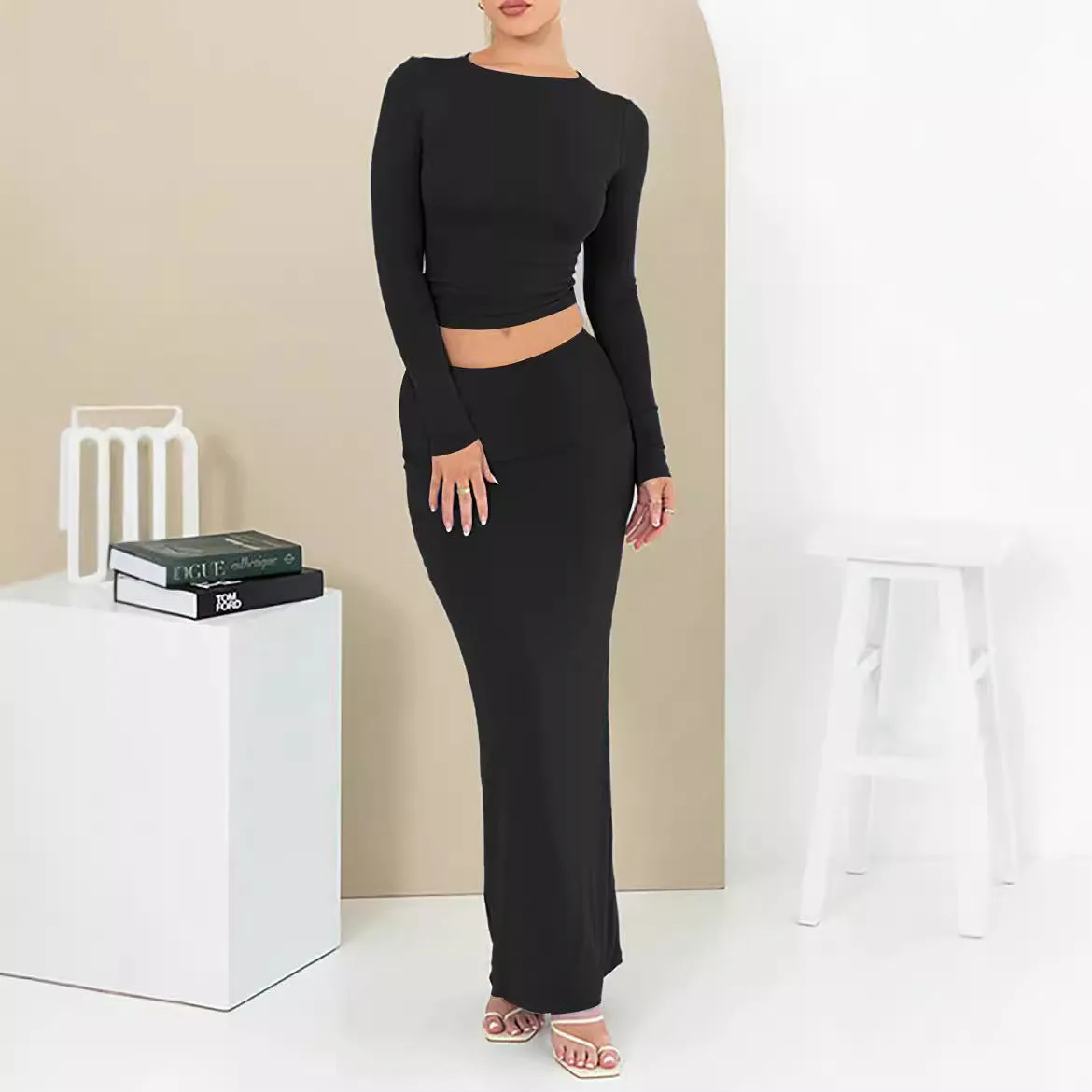 Women's slim fit autumn two-piece suit with three-quarter sleeves and long skirt