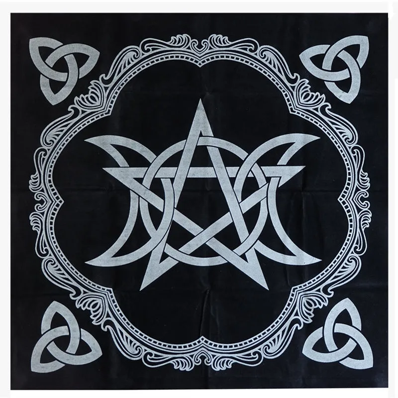78-card tarot deck in English with black back and 49x49cm flannel tablecloth on wooden table