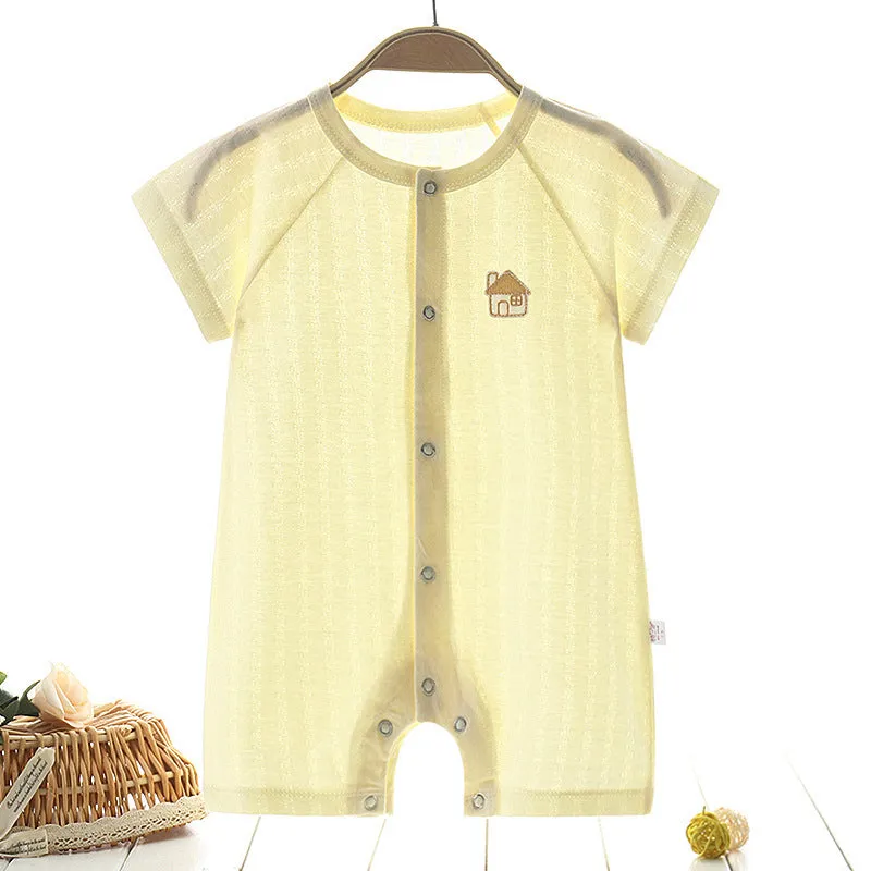 Baby summer pure cotton short sleeve one-piece romper in white with closed-fly crotch