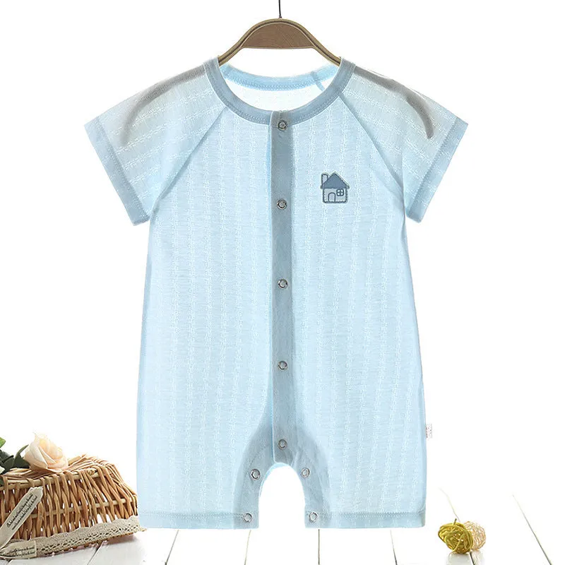 Baby summer pure cotton short sleeve one-piece romper in white with closed-fly crotch