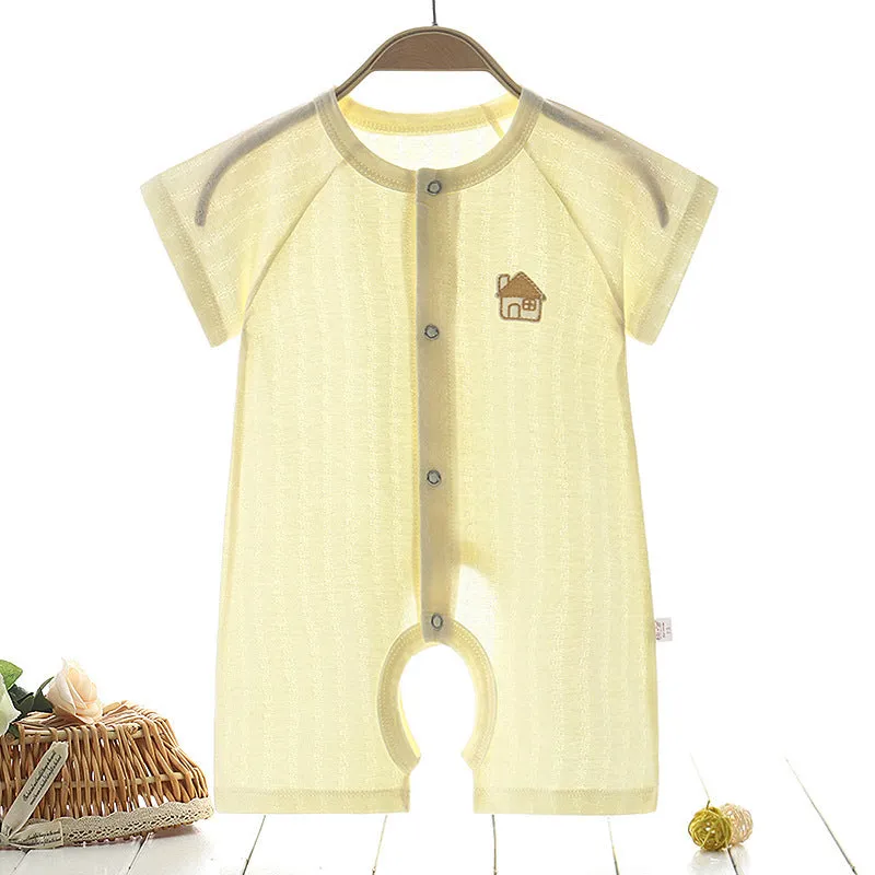 Baby summer pure cotton short sleeve one-piece romper in white with closed-fly crotch