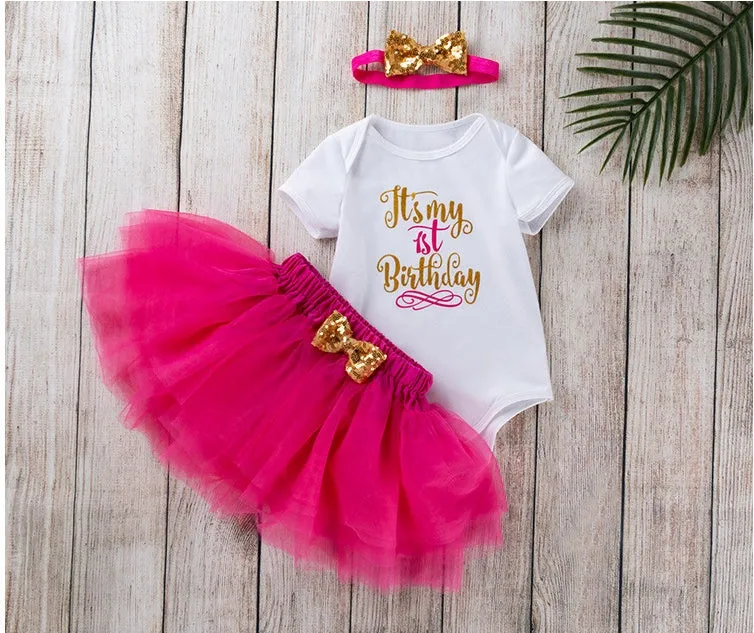 Girls' short-sleeved letter printed blouse and mesh skirt set in rose red, front view