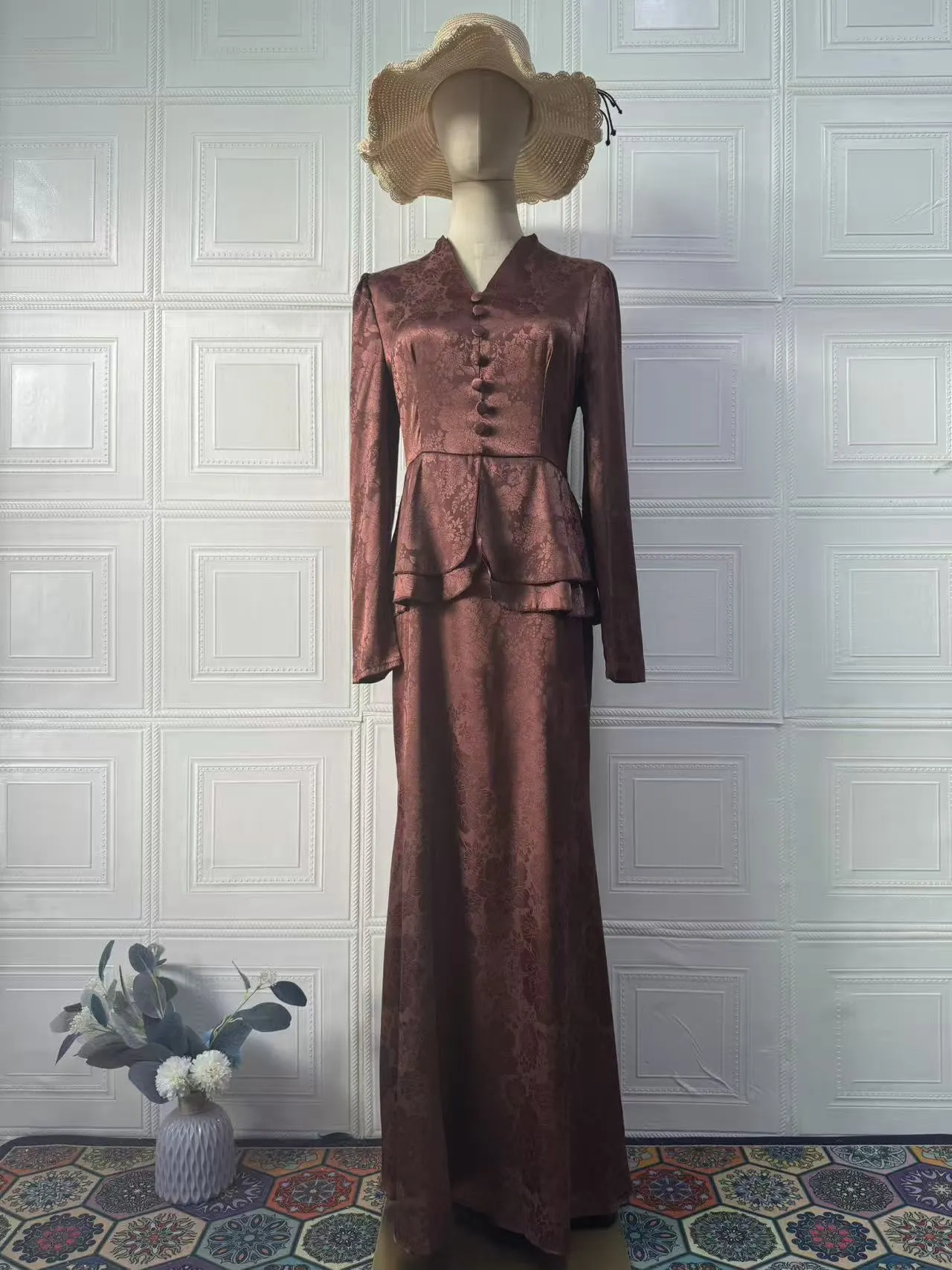 Dark brown women's retro long dress with long sleeves and fake two-piece design