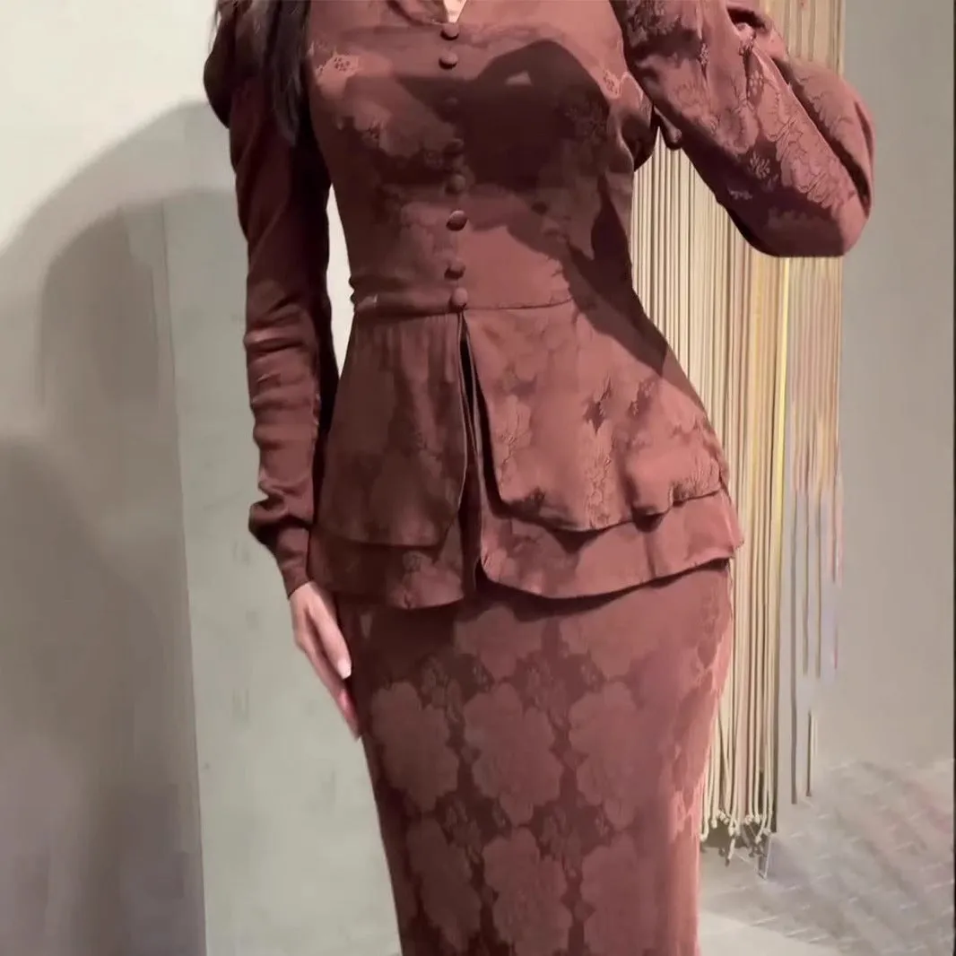 Dark brown women's retro long dress with long sleeves and fake two-piece design